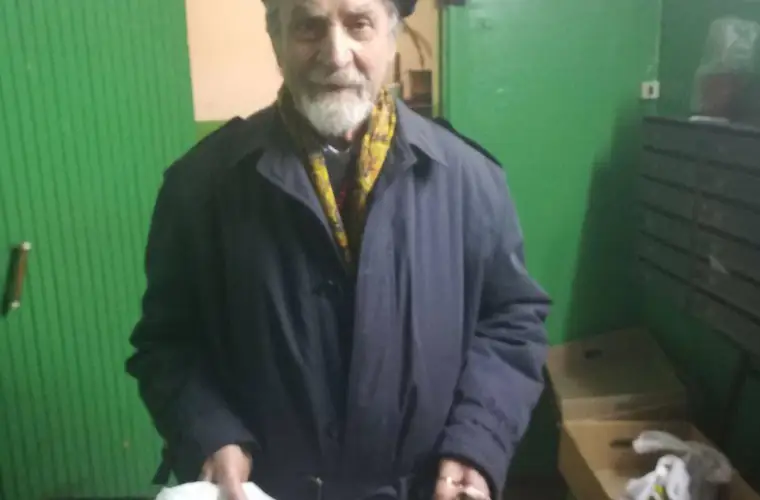 «Волонтери Оболоні» привітали з Великоднем мешканців Оболонського району